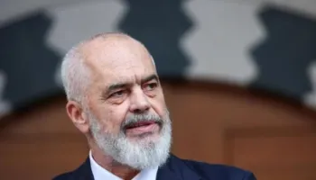 Sot festa e Sulltan Nevruzit, Rama uron besimtarët bektashianë me pamje nga teqeja e Helvetive në Berat