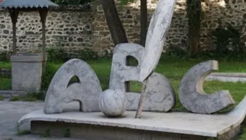 Sot festohet 7 Marsi, “Dita e Mësuesit”! 139 vjet nga Mësonjëtorja e Parë Shqipe