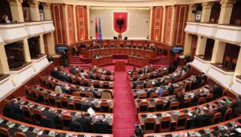 Sot Kuvend, pritet votimi për ministrat e rinj pas dekreteve të Presidentit Begaj