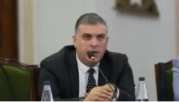 Sot në Parlament shpërthyen 82 b@mba kundër Shqipërisë, kundër drejtësisë dhe kundër integrimit