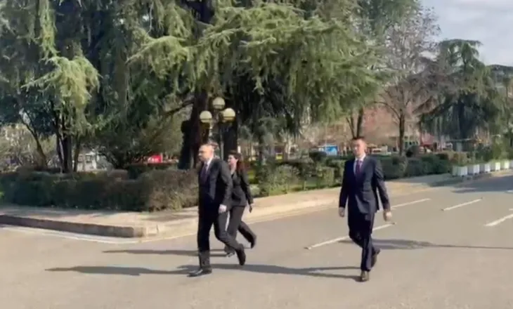 Sot seancë/ Pritet votëbesimi i ministrave të rinj pas dekretimit të Begajt, Ermal Nufi mbërrin në Kuvend