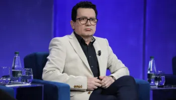 Spahiu: PD po mban një kryetar prej 40 vitesh! Berisha po barazon Enver Hoxhën