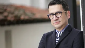 SPAHIU PER BERISHEN: U ZHGENJYE NGA AMERIKA