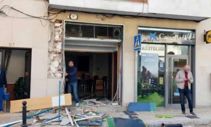 Spanjë/ Banda e shqiptarëve grabiste bankomatet duke i shkulur, kërkohen 55 vite burg