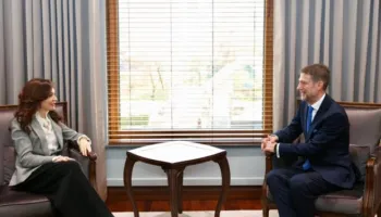 Spiropali i dorëzon detyrën Hoxhës, ministri i ri i Jashtëm: Vijojmë përparimin e proceseve integruese