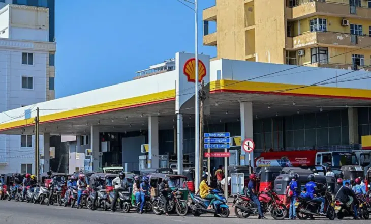 Sri Lanka shpall të mërkurat ditë pushimi për të kursyer karburant