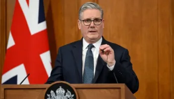 Starmer: Britania nuk dërgon trupa në Iran