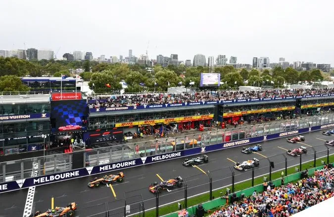 Starton F1/ Verstapen: Fantastike të kthehemi në pistë, Melburni sjell kujtime