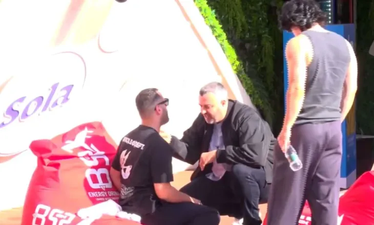 Stenaldo debaton ashpër me Rogertin, banori: Ma përmende djalin