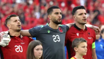 Strakosha: Ndeshja me Poloninë është finale për ne, kurrë nuk kam menduar të vesh fanelë tjetër përveç asaj kuqezi