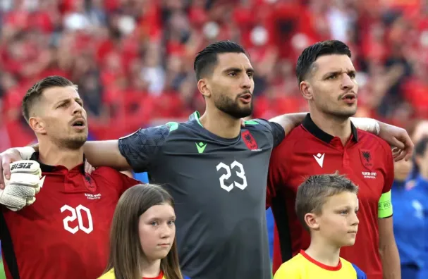 Strakosha: Ndeshja me Poloninë është finale për ne, kurrë nuk kam menduar të vesh fanelë tjetër përveç asaj kuqezi