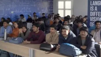 Studentët Indianë mbushin Shqipërinë! Vijnë të studiojnë infermieri në Universitetin Privat