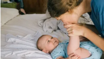 Studimi: Ndërsa temperaturat rriten, numri i lindjeve të meshkujve po zvogëlohet