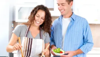 Studimi: Të hash darkën më herët mund të përmirësojë shëndetin e zemrës