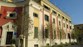 Subjektet pasive ankohen për gjoba, Bashkia e Tiranës: Dorëzoni vërtetimin e statusit, përndryshe…