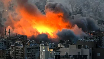 Sulmet ajrore bien breshëri mbi Teheran, shpërthime mbi aeroportin e Dubait, Irani godet cisternën e naftës