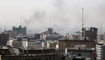 Sulmet e Iranit, diplomati shqiptar në Katar thirrje bashkëatdhetarëve: Qëndroni brenda banesave, jemi ende larg normalitetit