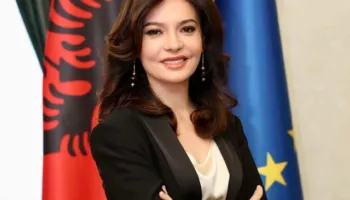 Sulmet e Iranit, Spiropali: Regjimi i ajatollahëve kërcënim për sigurinë ndërkombëtare, liria sot ka fytyrën e vajzave dhe grave të Iranit