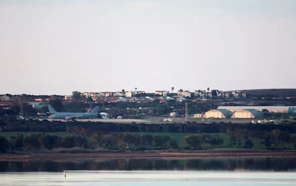 Sulmi iranian ndaj bazës britanike, Franca dhe Greqia dërgojnë sisteme anti-dronë në Qipro