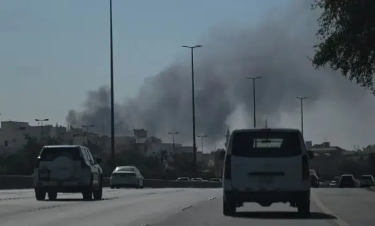 Sulmi pranë ambasadës së SHBA në Kuvajt, autoritetet amerikane-qytetarëve të saj: Strehohuni në shtëpi…