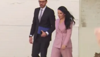 SYRI TV/ Balluku i dorëzon stafetën Enea Karakaçin: Kam ndjekur shembullin e Edi Ramës, shkolla më e mirë