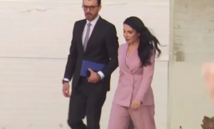 SYRI TV/ Balluku i dorëzon stafetën Enea Karakaçin: Kam ndjekur shembullin e Edi Ramës, shkolla më e mirë