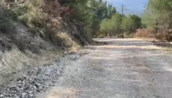 SYRI TV/ Mallakastër, banorët e Ngraçanit të shqetësuar për rrugën: Punët e rilindjes dëmtohen lehtë