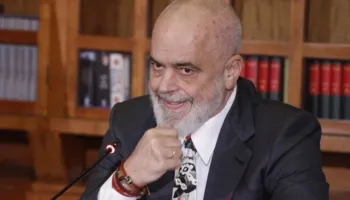 “Ta kuptojnë që Parlamenti Europian nuk është pyll! I mungojnë druvarët e t’i çojmë ne”