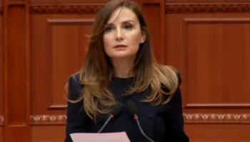 Tabaku: PS mbitakson shqiptarët për të mbajtur pushtetin! Shtresa e mesme paguan faturën e një sistemi të korruptuar