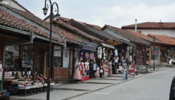 Takim dhe ekspozitë për Çarshinë e Madhe të Gjakovës