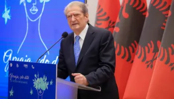 Takimi me gratë dhe vajzat për 8 Mars, Berisha i fton në protestën e radhës: Ne jemi vetë dallga, do i tregojmë vendin këtij regjimi