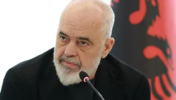 “Taksa e qarkullimit po iku nga nafta, do shkojë diku tjetër”, Rama: Po u vendos taksa tek automjeti, do e paguajnë katërfish më shumë