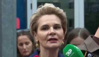 “Tani do kënaqeni me dosjen”/ Kryemadhi pas daljes nga GJKKO: Gjyqtarja pranoi sot se nuk ka asnjë provë, është gjyq politik