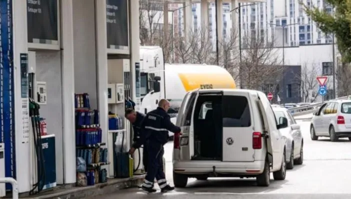 Task Forca për çmimin e naftës do të kontrollojë pikat e karburanteve deri më 30 qershor,  përfshirë edhe cilësinë…