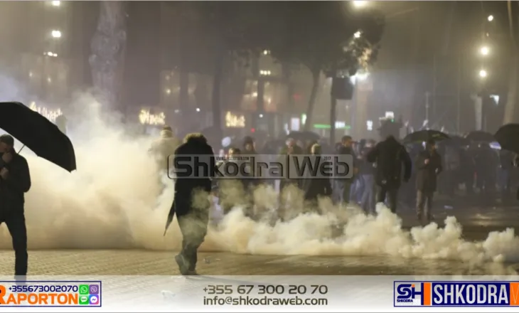 “Të bashkohemi kundër kreut të kësaj organizate kriminale”, Berisha njofton datën e protestës së radhës…