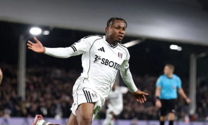 Te Milan rezultoi dështim i madh, por jo në Angli. Kuqezinjtë fusin 24 mln euro në arkë, pa pritur fundin e sezonit