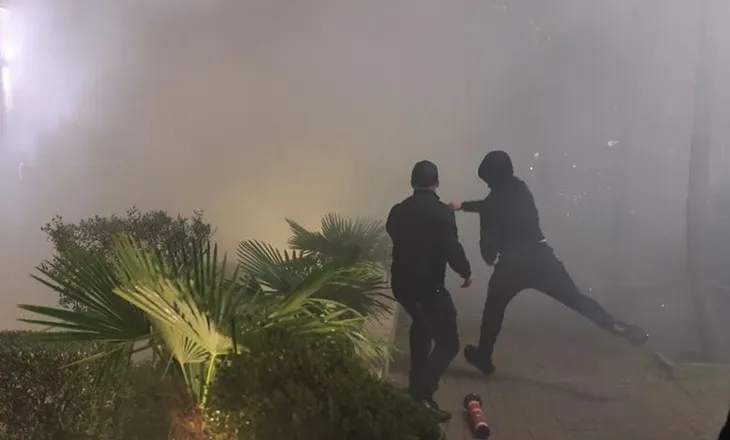 Të miturit në protestën e Berishës i gjendet municion për armë sportive, nisin hetimet