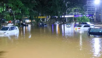 Të paktën 42 të vdekur nga përmbytjet në Kenia, evakuohet Parku Kombëtar Masai Mara