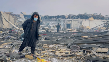 Të paktën dhjetra të vrarë dhe të plagosur pas një sulmi ajror në Kabul, talibanët fajësojnë Pakistanin