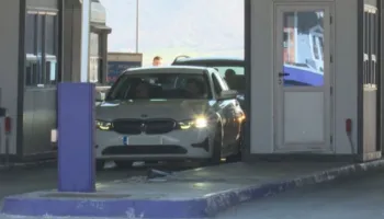 Të shpallur në kërkim ndërkombëtar, arrestohen në Morinë tre persona