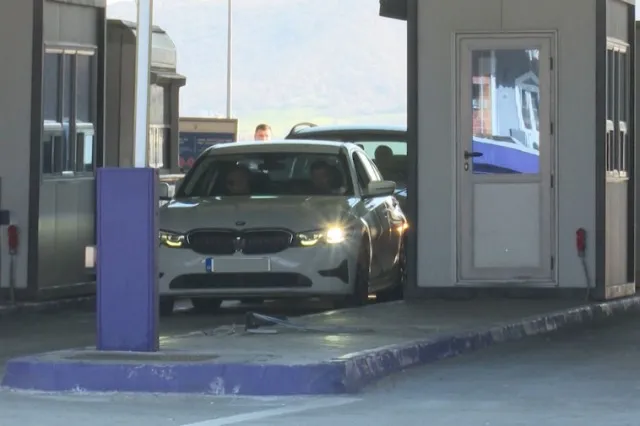 Të shpallur në kërkim ndërkombëtar, arrestohen në Morinë tre persona