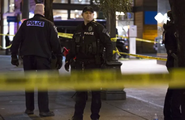 Të shtëna me armë në Universitetin e Virxhinas, dy të plagosur, ekzekutohet autori