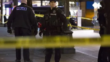 Të shtëna me armë zjarri në Universitetin e Virxhinias, dy të plagosur, policia ekzekuton autorin