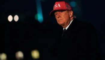 Teherani po dobësiohet? Trump ironizon me fuqinë e Iranit: Po i mbarojnë raketat…