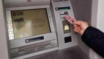 Telefonata mashtruese nga “banka”, ekspertët: Mos jepni të dhëna personale