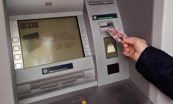 Telefonata mashtruese nga “banka”, ekspertët: Mos jepni të dhëna personale