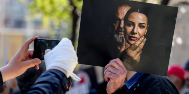 Televizioni publik polak: Përshkallëzohen protestat në Shqipëri pas skandalit të korrupsionit të zëvendëskryeministres Balluku