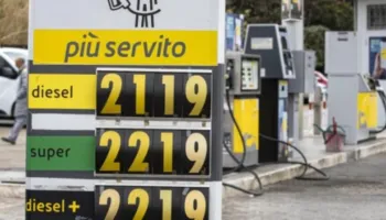 Tensionet në Lindjen e Mesme, qeveria italiane miraton dekretin për të frenuar rritjen e çmimeve të karburanteve për 20 ditët e ardhshme