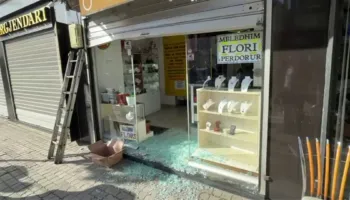 Tentuan t’i grabisnin argjendarinë në Pogradec, pronari: Është e disata herë, policia asnjë masë