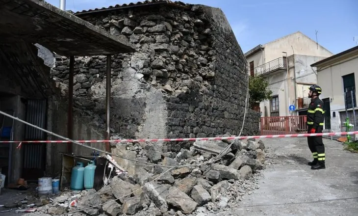 Tërmet i fortë në Itali, mbyllen shkollat Catania, mbi 600 raportime për dëme